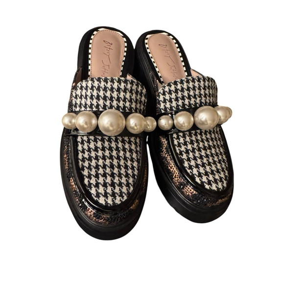 Betsey Johnson Shoes - Betsey Johnson Haizel Lug Sole Mule MRSP $109 in Box